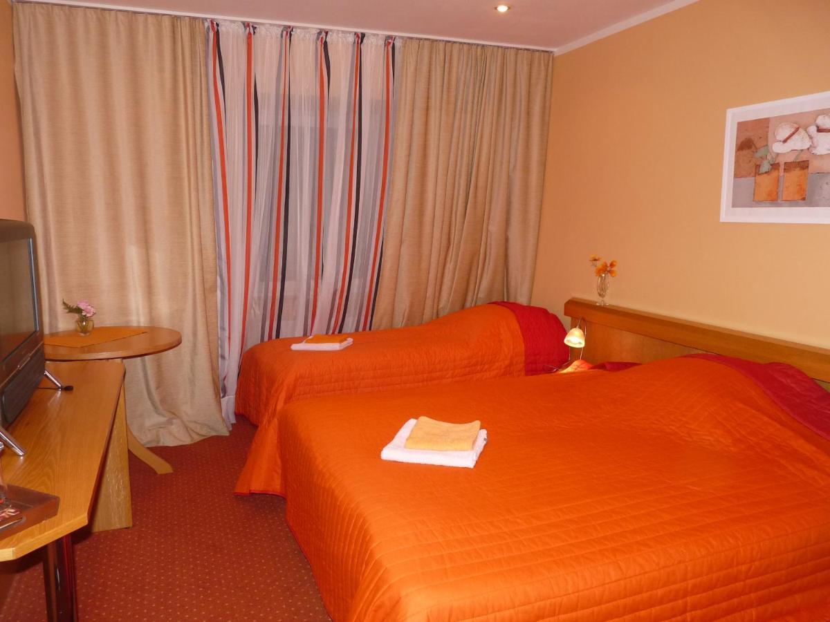 Kardamon Bed & Breakfast Zary  Luaran gambar